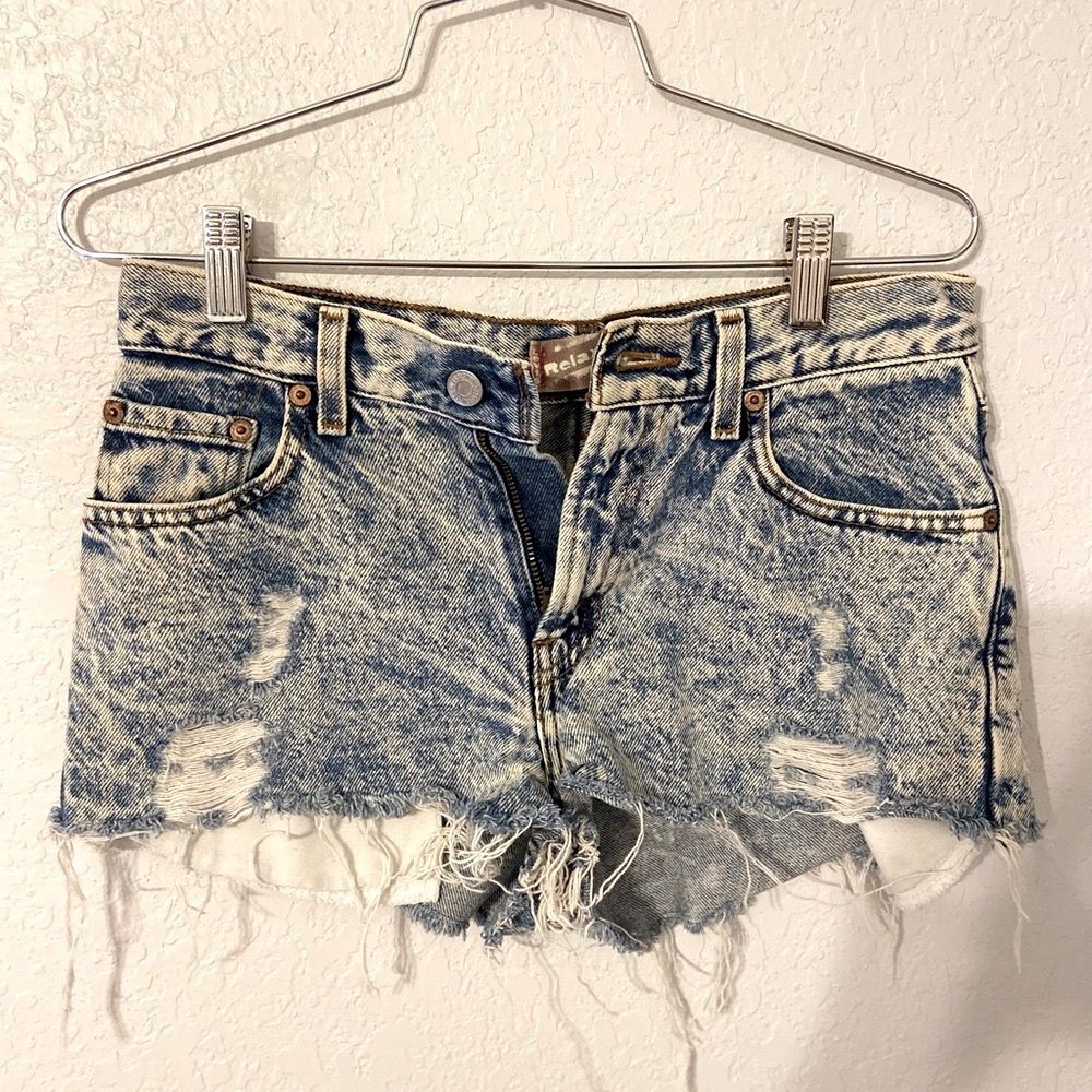 Levi’s distressed shorts